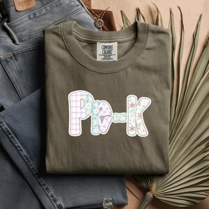 Prov-K パッチワークレター Tシャツ | パステルカラーの花柄チェック柄