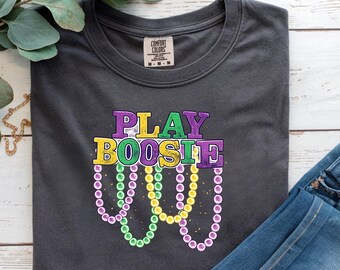 Camiseta Play Boosie Beads / Gráfico de collar de Mardi Gras