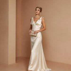 ivory dresses for wedding guest Sheath/Column V-Neck Square Neck Long Dress combining understated elegance with refined simplicity for a polished and graceful appearance. Amorya Women Elegant Cream White