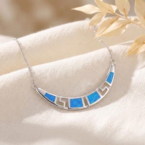 blå opal grekisk nyckelhalsband geometriskt silverhänge