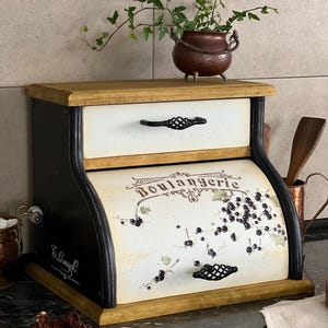 Küchenaufbewahrungslösungen von Black Currant, Brotkasten im Landhausstil, Brotaufbewahrungsbox, Brotkasten für die Küchenarbeitsplatte, Einzugsgeschenk