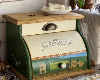 Tuscan Hills: Deep Green Alder Wood Bread Box. Luxury Handcrafted Kitchen Art, Unique Gift for Loved Ones or Exquisite Home Decor Accent