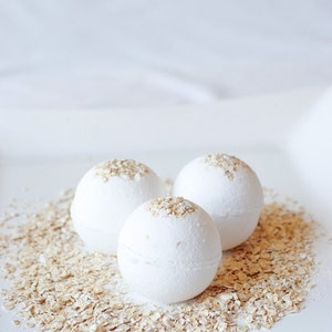 Oatmeal Milk and Honey Bath Bomb