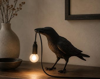Gothic Raven Table Lamp – Black Crow Bird Light, Witchy Home Decor, Dark Academia Desk Lamp, Halloween Gothic Lighting, Unique Gift
