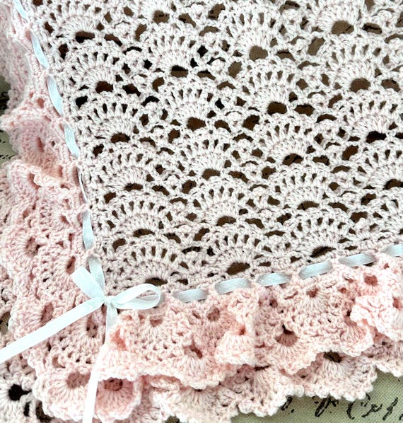 Handmade Crochet Ruffle Baby Blanket: Light Pink, Soft Baby Yarn
