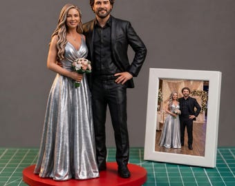 Decorazione personalizzata per torta nuziale, scolpita a mano, statuina personalizzata per la coppia, regalo di anniversario.