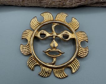Vintage Maxine Denker Style Sun Face Brooch, 1980s Gold Tone Openwork Sunburst Jewelry