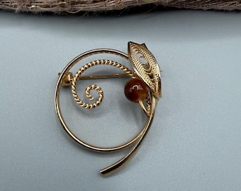 Vintage 1960s Gold Tone Filigree Leaf Brooch with Tiger's Eye Cabochon Stone