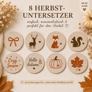 Könnte beinhalten: Ein Set aus acht runden beigen Filzuntersetzern mit braunen Aufdrucken, darunter eine Schleife, ein Hirsch, ein Fuchs, ein Eichhörnchen, ein Kürbis, ein Ahornblatt sowie die Schriftzüge Cozy Season und Hello Autumn.