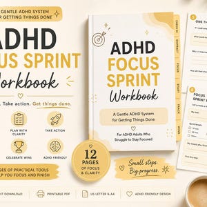 Może przedstawiać: Skoroszyt ADHD Focus Sprint z kremową okładką, złotym tekstem i czarnymi akcentami. Skoroszyt zawiera zakładki, wewnętrzne strony z listami zadań oraz ikony dotyczące skupienia, planowania i śledzenia postępów. Zawiera 12 stron narzędzi.