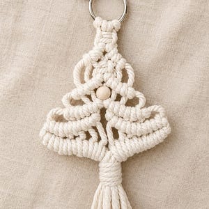 Macrame Christmas Tree Keychain or Wooden Ring Ornament – Handgemachter Weihnachtsbaum Anhänger
