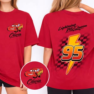 Pu&ograve; includere: Un set di tre tazze in ceramica con finitura opaca e macchiettata. Le tazze sono nei toni del crema, grigio chiaro e grigio scuro. Ogni tazza ha un design semplice e minimalista, perfetto per caff&egrave; o t&egrave;.