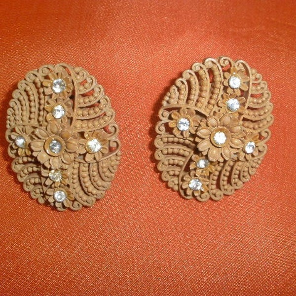 Vintage 1950s 50s Large Oval Tan CLIP Earrings Mad Men Plastic Filigree with Rhinestones Atomic Era Ornate