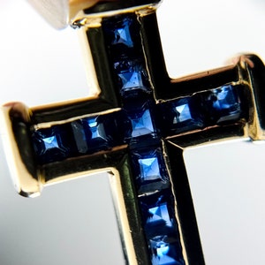 Vintage 18K 750 Yellow Gold Channel Set Sapphire Cross Pendant Charm 2.9g image 9