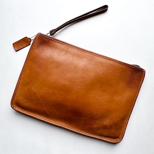 Vintage Coach 9555 Large Slim Clutch Bag British Tan Glued In Tag 1970s NYC