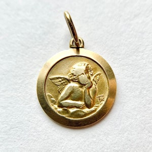 Vintage 18K Yellow Gold Raphael Cupid Medallion Charm Pendant 2.2g Valentine image 1