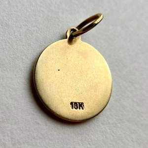 Vintage 18K Yellow Gold Raphael Cupid Medallion Charm Pendant 2.2g Valentine image 7