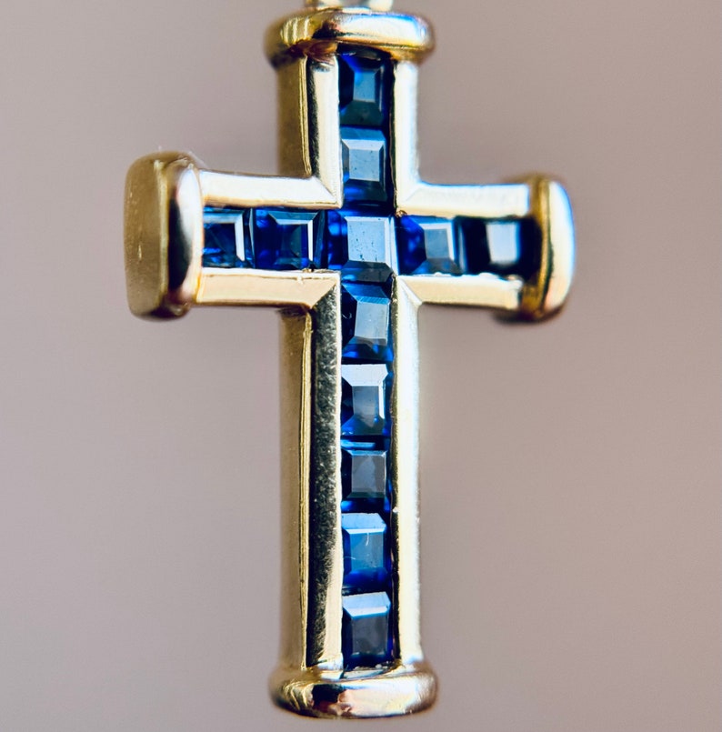 Vintage 18K 750 Yellow Gold Channel Set Sapphire Cross Pendant Charm 2.9g image 3