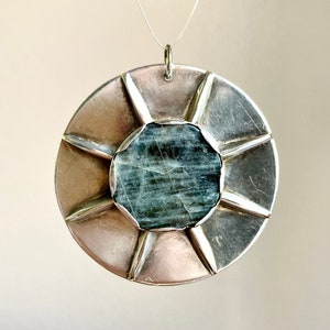 Cool Modernist Sterling Silver Labradorite Sunburst Pendant Vintage Signed 1975 image 3