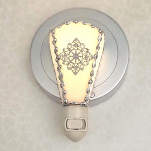 Plug in Wall Night Light Stained Glass Victorian Design Champagne Beige neutral