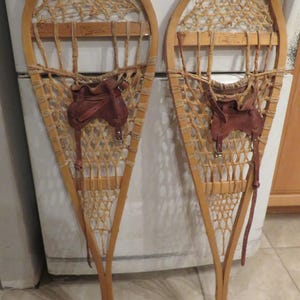 Anciennes Raquettes à Neige Canadiennes - 14x42, Sport De Montagne, Authentiques