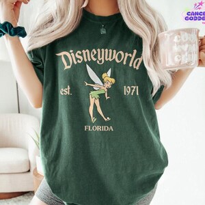 Camiseta retro de Disneyworld con todos los personajes, camiseta del viaje a Walt Disney World 2026, camisetas a juego para grupos de Disneyland, camiseta de Disney Mickey y sus amigos imagen 3
