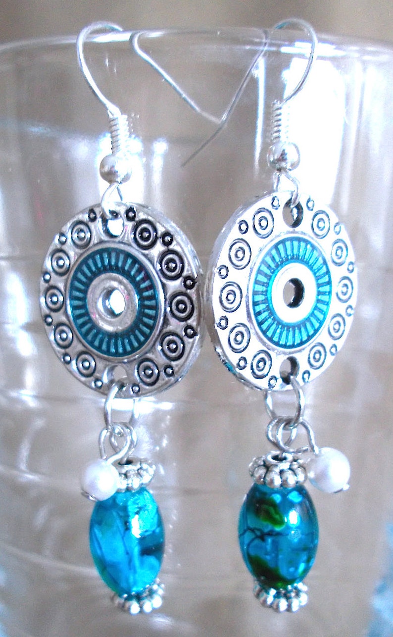 Summer Disc Dangle Earrings Silver /& Turquoise Enameled Disc Earrings Hawaiian Shell Jewelry Glass Splatter Bead Handmade Beaded Jewelry
