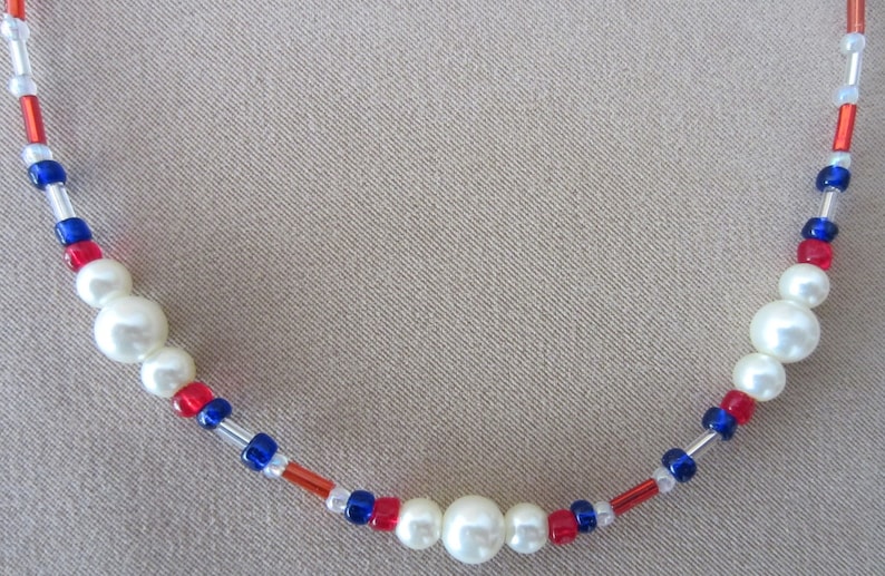 Seed Bead Necklace Set Retro Jewelry Set Handmade Beaded Jewelry Patriotic Pearl /& Glass Bead Jewelry Set USA Red White Blue Pendant Set