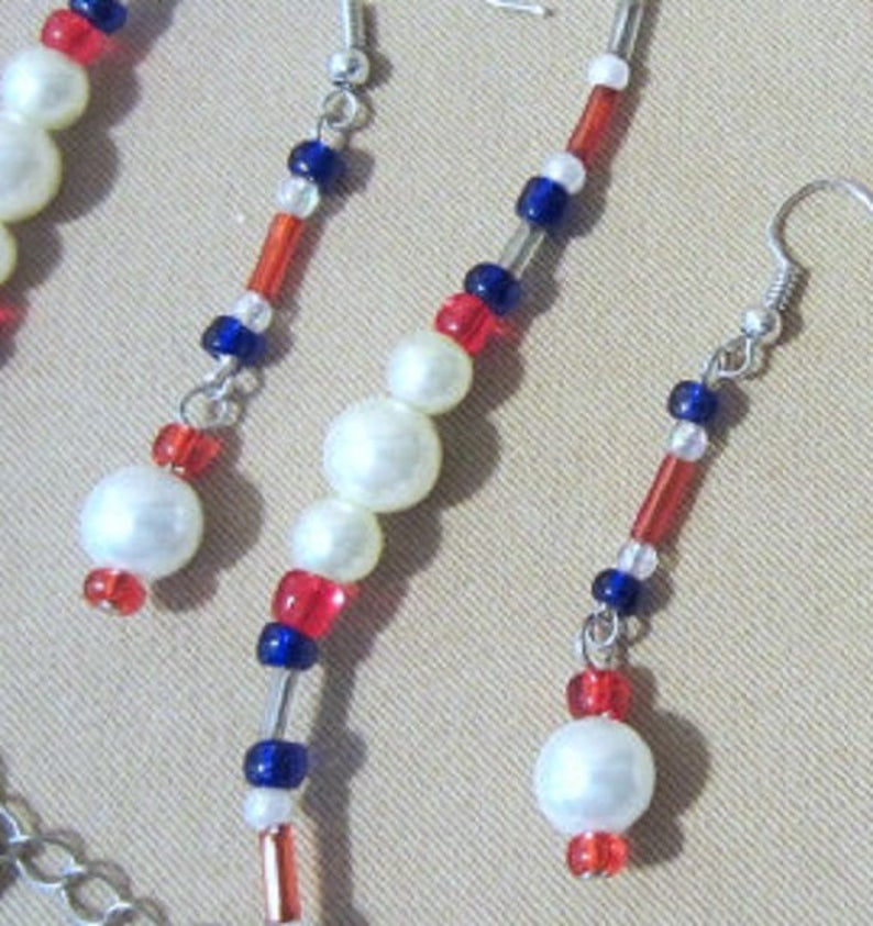 Seed Bead Necklace Set Retro Jewelry Set Handmade Beaded Jewelry Patriotic Pearl /& Glass Bead Jewelry Set USA Red White Blue Pendant Set