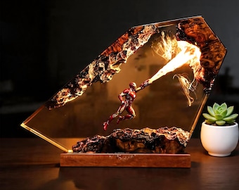 Lámpara de resina, diorama de superhéroe, decoración de héroe de Iron Tech, lámpara de escritorio de epoxi hecha a mano, idea de regalo para fans del cine.
