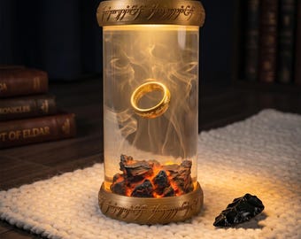Lámpara de resina y madera con forma de anillo de fantasía, diorama de fortaleza volcánica oscura, luz nocturna para fans de películas de fantasía, regalo único de coleccionista para él.