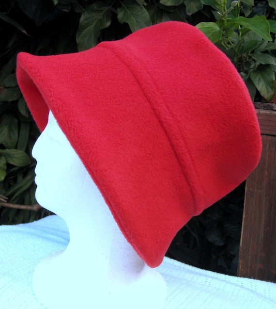 RED BUCKET HAT Paddington Red Fleece 