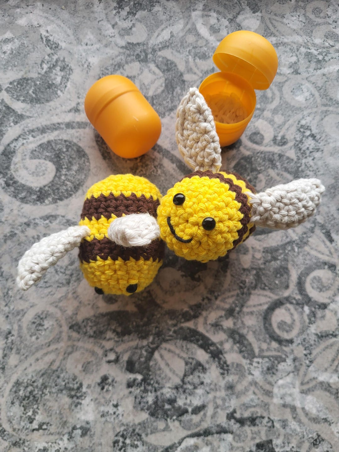 Crochet Pattern for a Rattle Bumblebee (PDF) Bumblebee Bee - Etsy