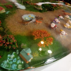 Dining table, thin-walled