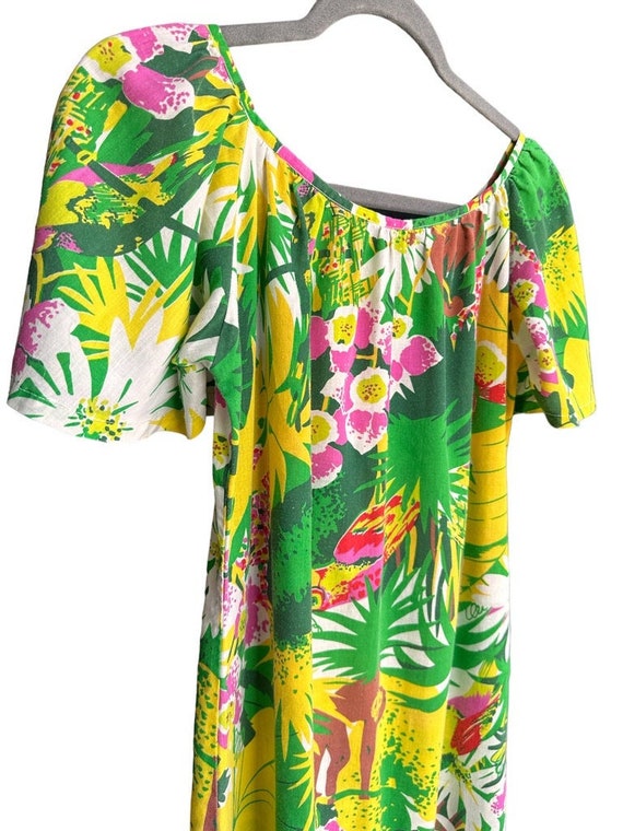 Vintage Hawaiian 1970s Tropical Print Dress