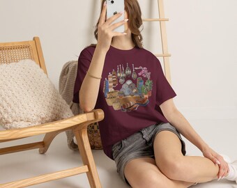 T-shirt illustré style bohème pour la maison | Paniers tressés, lanternes, plantes, textiles