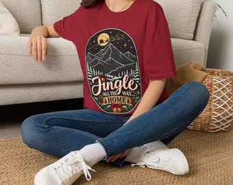 T-shirt « Jingle All the Way Home » | Noël avec le traîneau du Père Noël et la lune de montagne