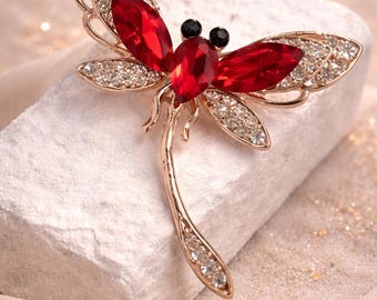 Red Crystal Dragonfly Brooch – Gold Tone Rhinestone Insect Pin – Statement Jewellery – Gift for Her – Sparkly Nature Accessory - Teen Gift