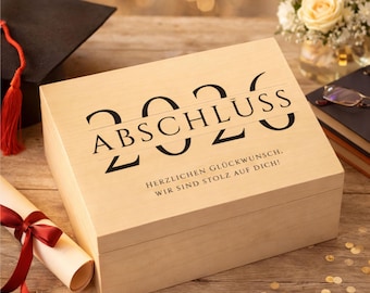 Personalisierte Holzkiste „Abschluss 2026“, Geschenk zur Schule, Studium oder Ausbildung, Herzlichen Glückwunsch Box, Holzbox mit Wunschtext