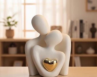 Paar Umarmung Skulptur, Moderne Liebe Figurine, Goldener Herz Akzent, Harz Dekor