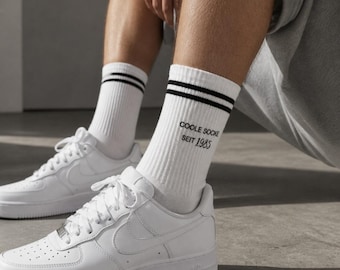 Meias de tênis com frases inspiradoras, "meias estilosas desde 1985", meias com slogan, ideia de presente, presente masculino, Dia dos Pais, personalizadas com o seu ano de nascimento.