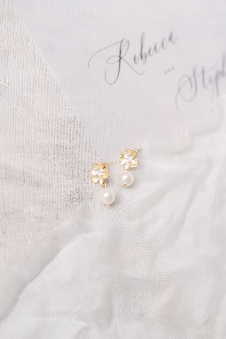 HANA // Bridal drop earrings, gold wedding earrings, pearl wedding earrings, bridal earrings, wedding earrings for brides, flower earrings image 7