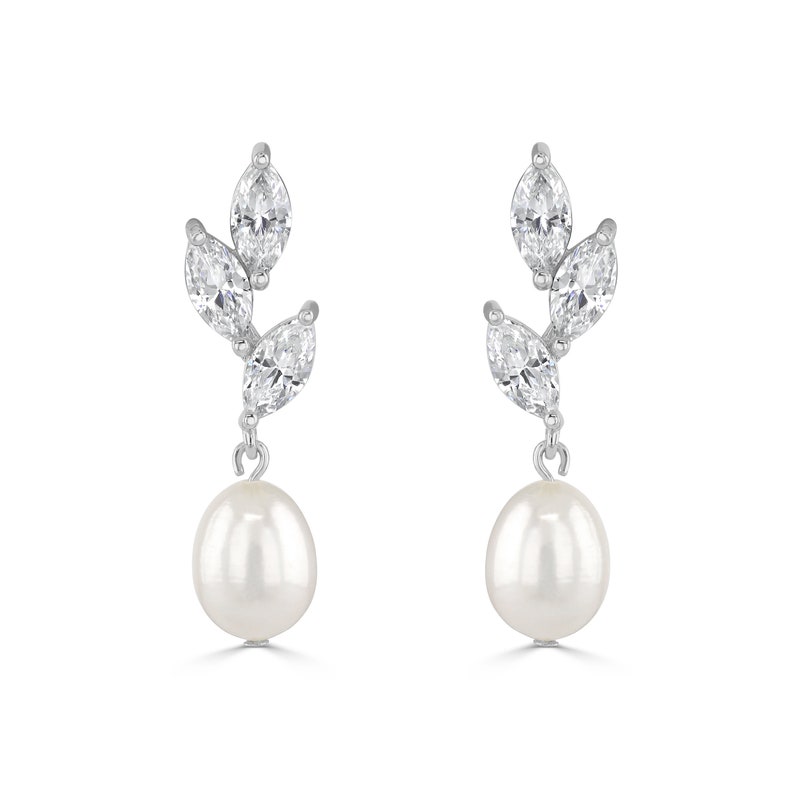ERYN // Bridal drop earrings, gold wedding earrings, pearl wedding earrings, bridal earrings, wedding earrings for brides, flower earrings image 5