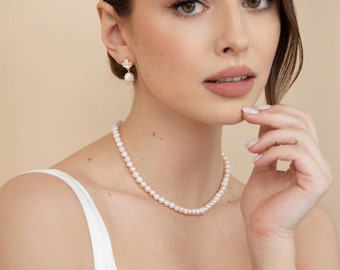 GISELLE MINI // Bridal drop earrings, gold wedding earrings, pearl wedding earrings, bridal earrings,wedding earrings for brides, minimalist