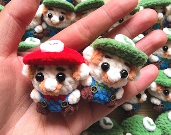 Häkeln Super Mario und Luigi Schlüsselanhänger, Handgemacht Mario Bros Amigurumi, Videospiel Fan Geschenk, Chunky Yarn Taschenanhänger, Gamer Geschenk, Geschenk für sie