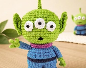 Alien häkeln Schlüsselbund, niedliches Amigurumi Alien Toy Story inspiriert, handgemachter grüner Alien Plüsch-Schlüsselanhänger, Kawaii Taschenanhänger, Geschenk für Spielzeugliebhaber
