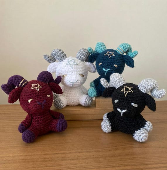 Gothic Baphomet Crochet Doll, Satanic Amigurumi Plush, Occult Gothic Decor, Witchy Gift, Dark Aesthetic Handmade Plush Toy
