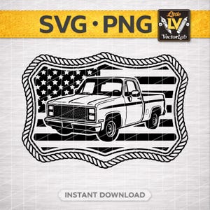 Könnte beinhalten: Schwarz-weiße Grafik eines Pick-up-Trucks in einem Schild mit einem amerikanischen Flaggen-Design. Das Schild ist mit einem seilartigen Rand umrahmt. Die Worte "SVG • PNG" stehen oben und "INSTANT DOWNLOAD" unten.