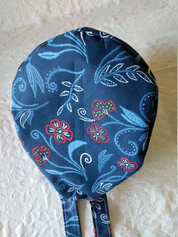 scrub cap-floral on navy