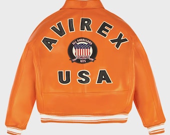 Chaqueta universitaria de cuero naranja Hazard de Avirex USA con un llamativo parche trasero. Un regalo para ti.